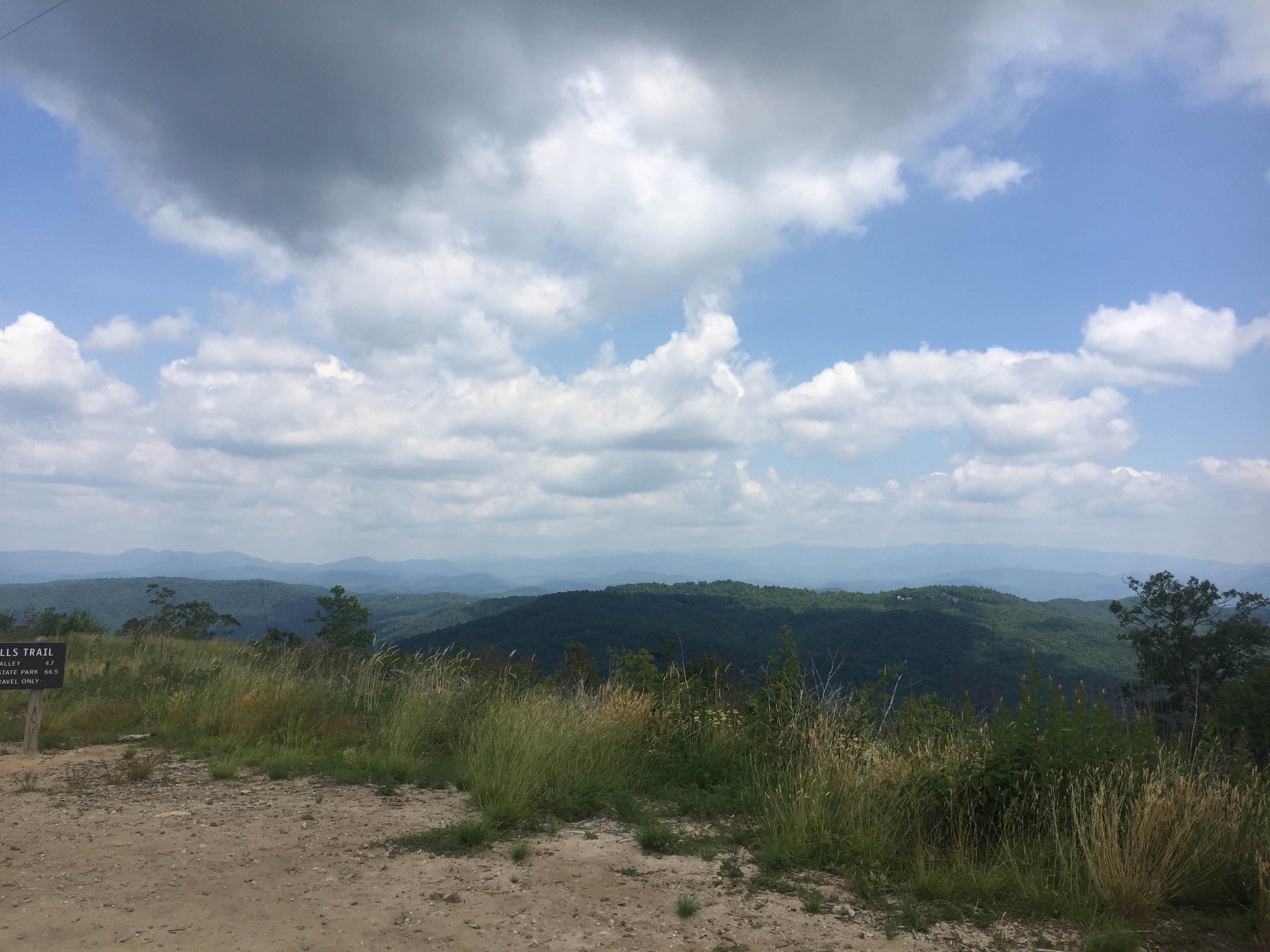Summit Sassafras Mountain