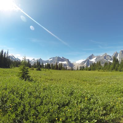 Backpack the Tonquin Valley