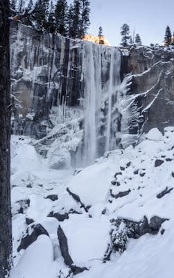 Hiking / Snowshoeing to Vernal Fall in Winter 