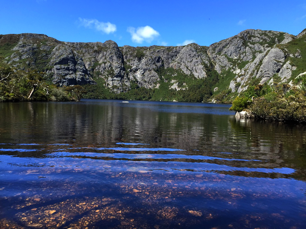 Hike Cradle Mountain, Tasmania