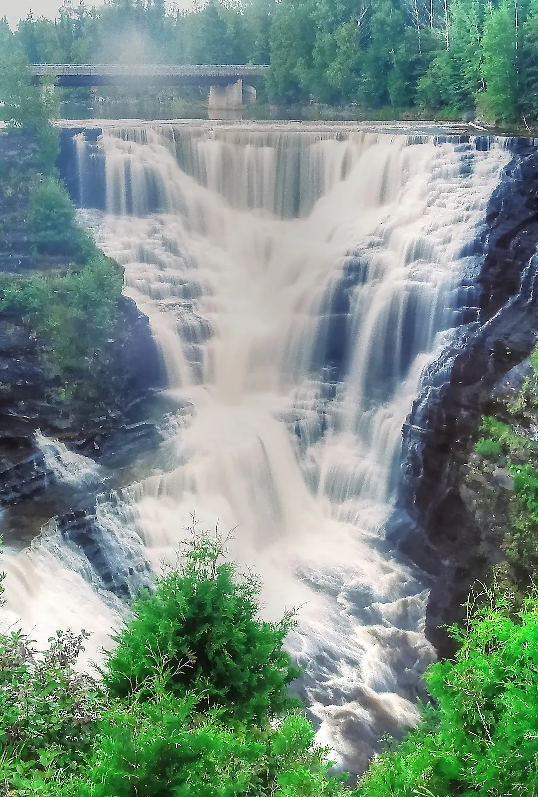 Explore Kakabeka Falls
