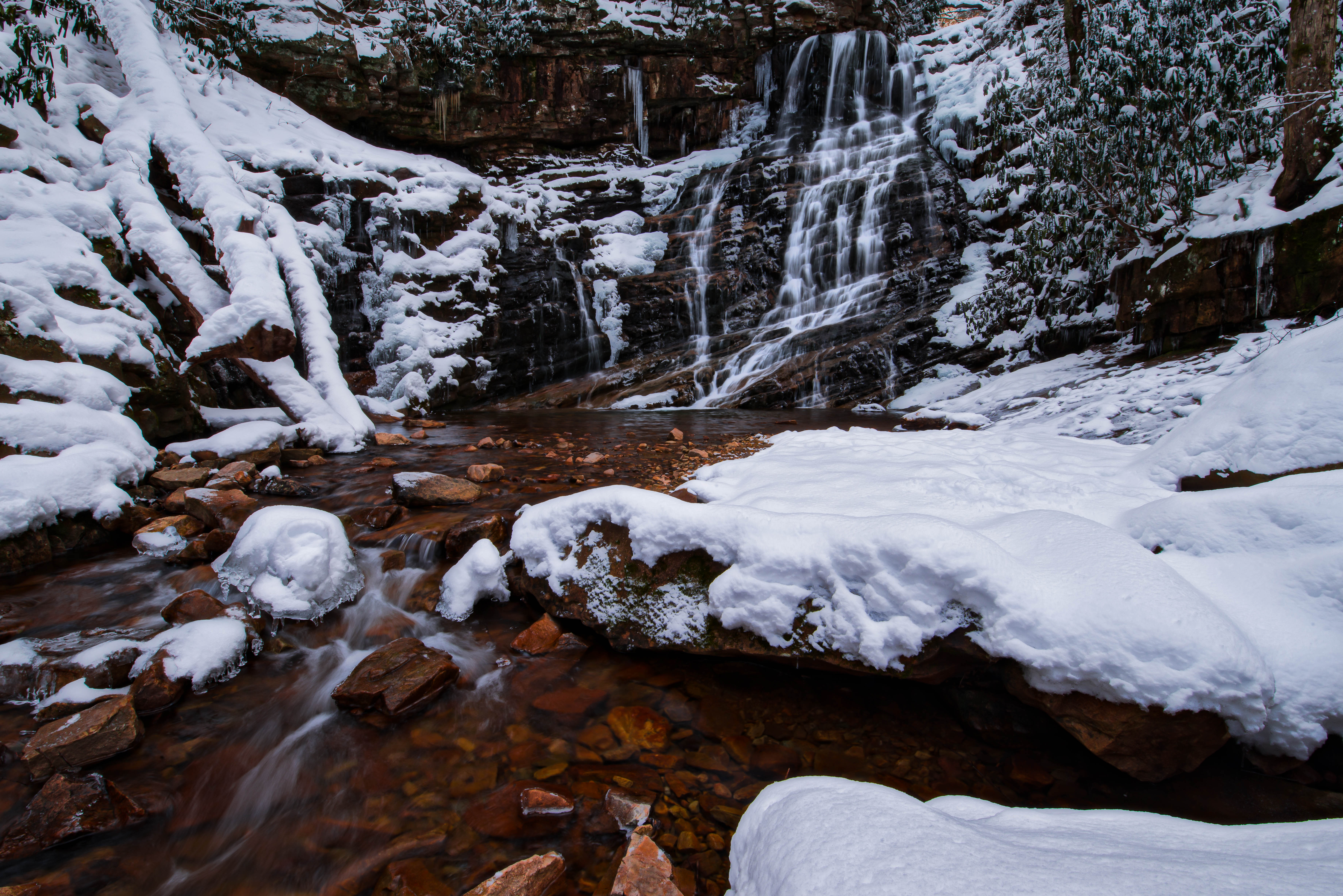 Hike to Margarette Falls