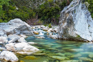 Hike through Sawcut Gorge