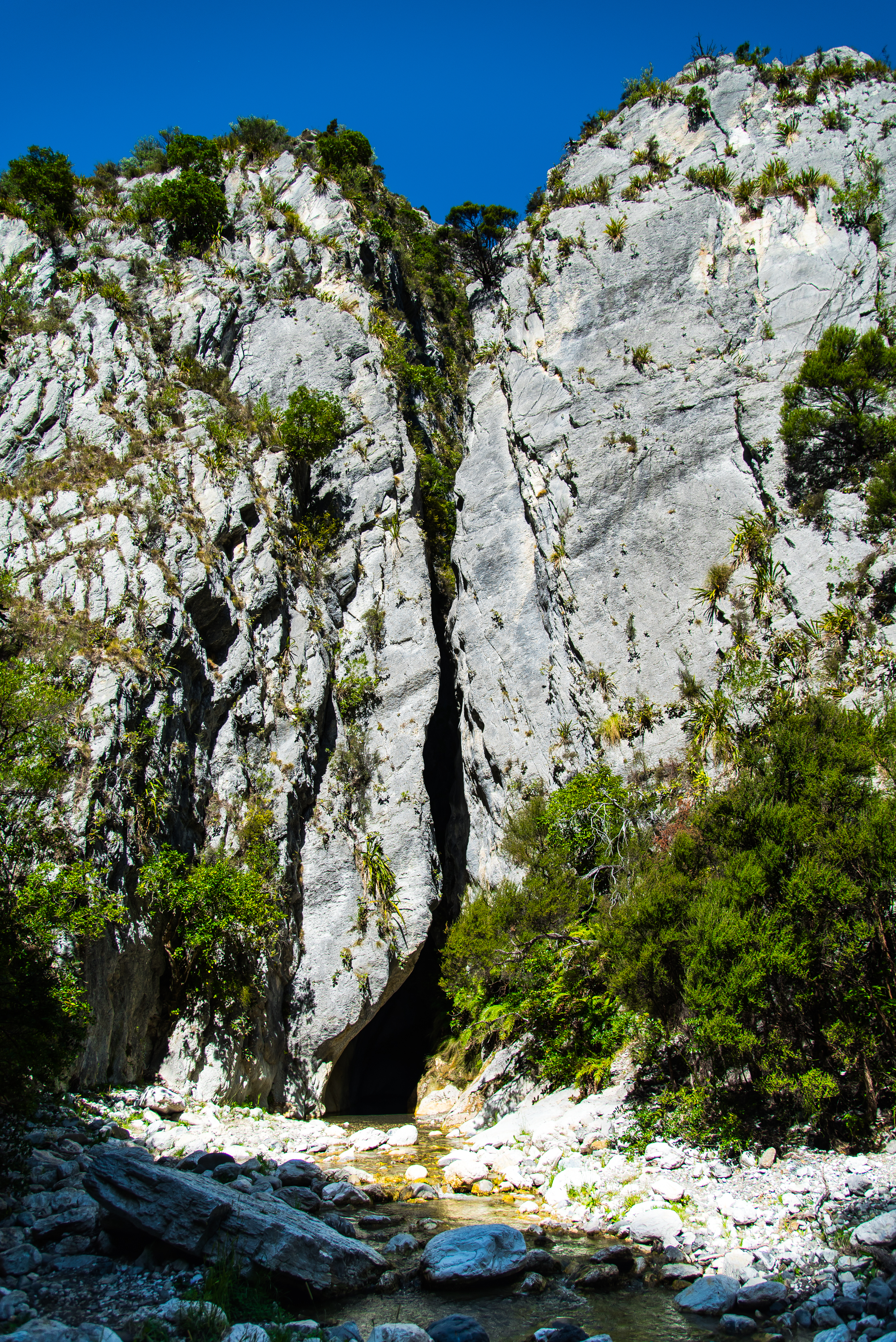 Hike through Sawcut Gorge