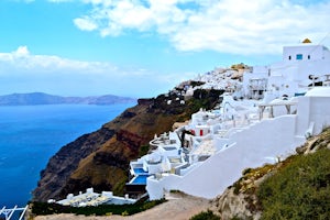 Hike Along the Santorini Caldera from Fira to Oia