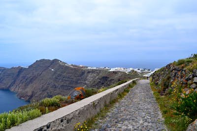 Hike Along the Santorini Caldera from Fira to Oia