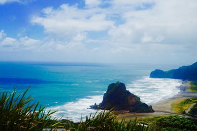A hike to the Kitekite falls look-out, and scouting the Piha beach!! 