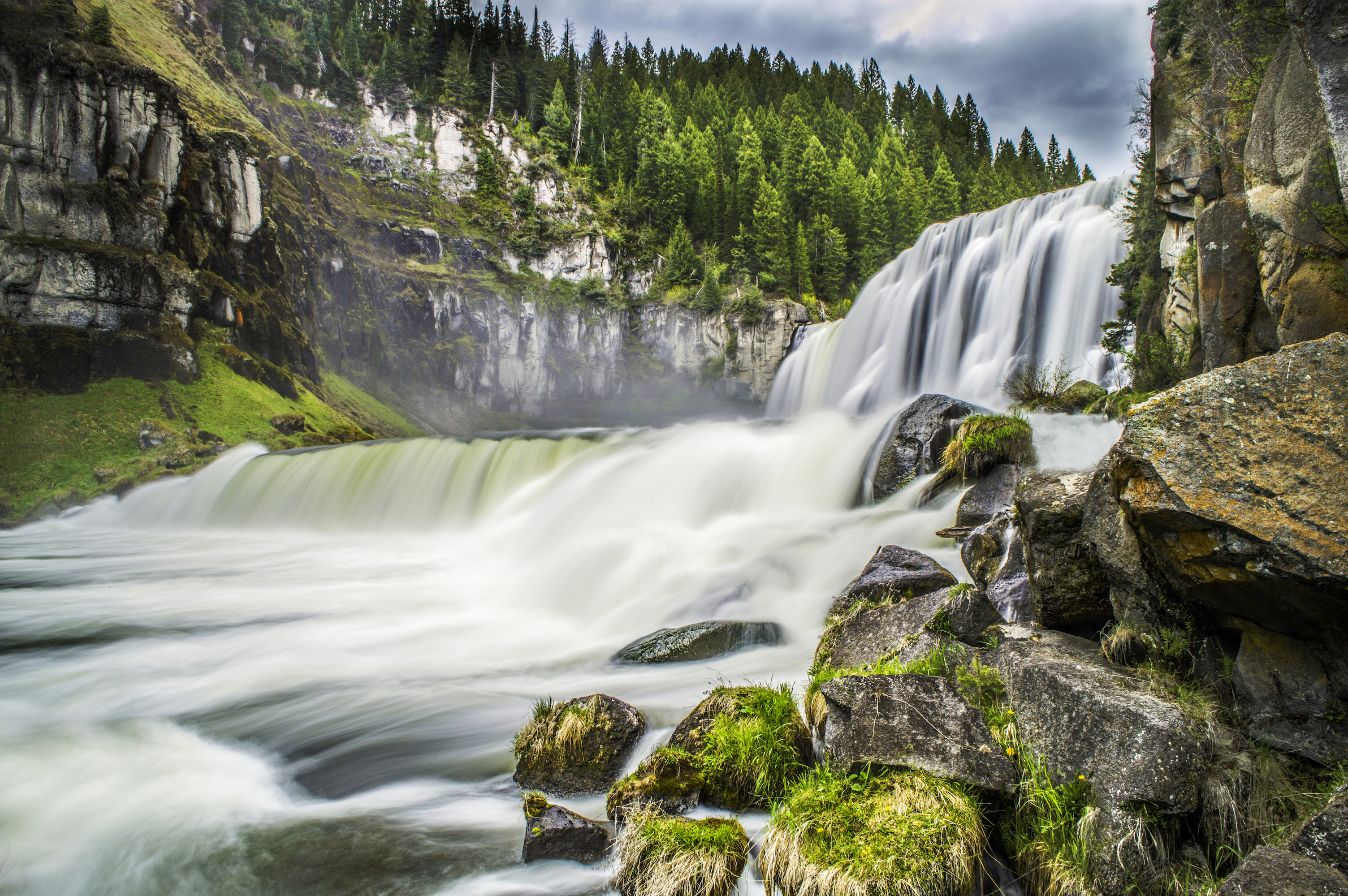 5 Of Idaho's Most Impressive Waterfalls You Need To Explore