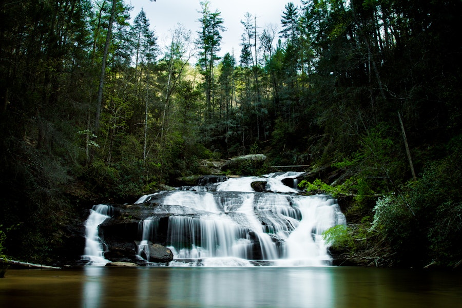 10 Beautiful Waterfall Hikes In