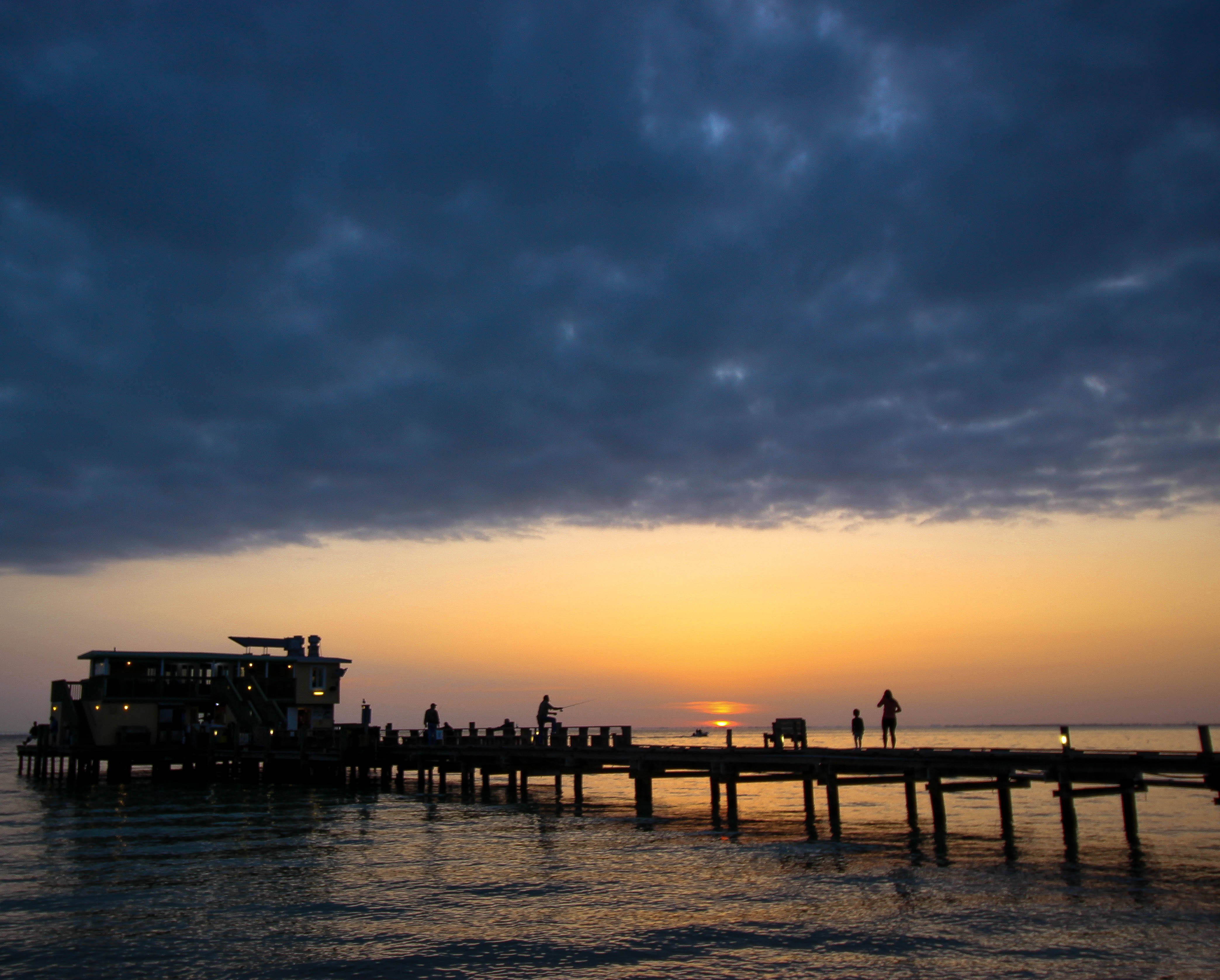 Catch the Sunrise at Rod & Reel Pier