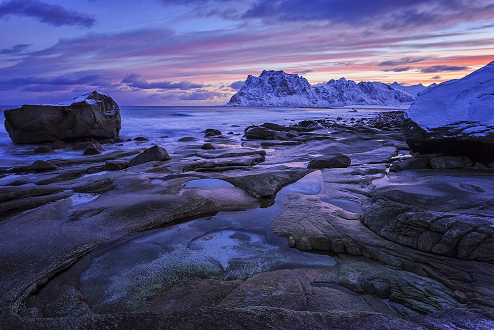 Explore Uttakliev Beach