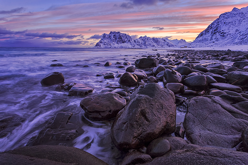 Explore Uttakliev Beach