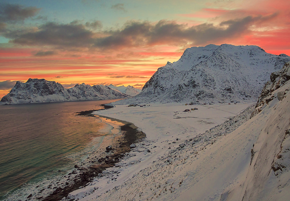 Explore Uttakliev Beach