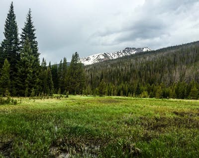 Hike to Little Yellowstone 