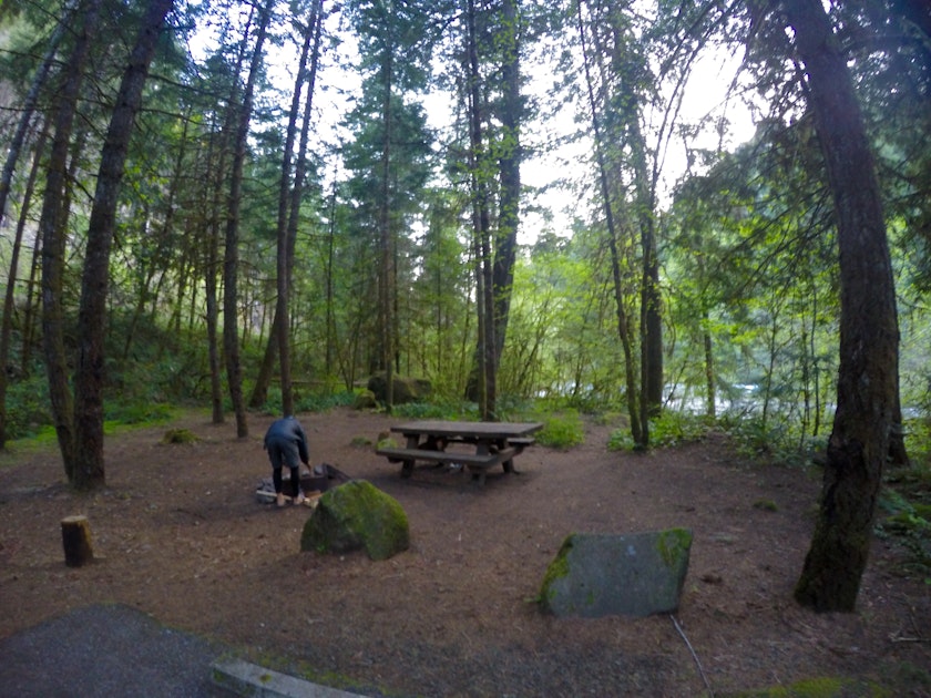 Camp at Boulder Flat Campground, Douglas County, Oregon