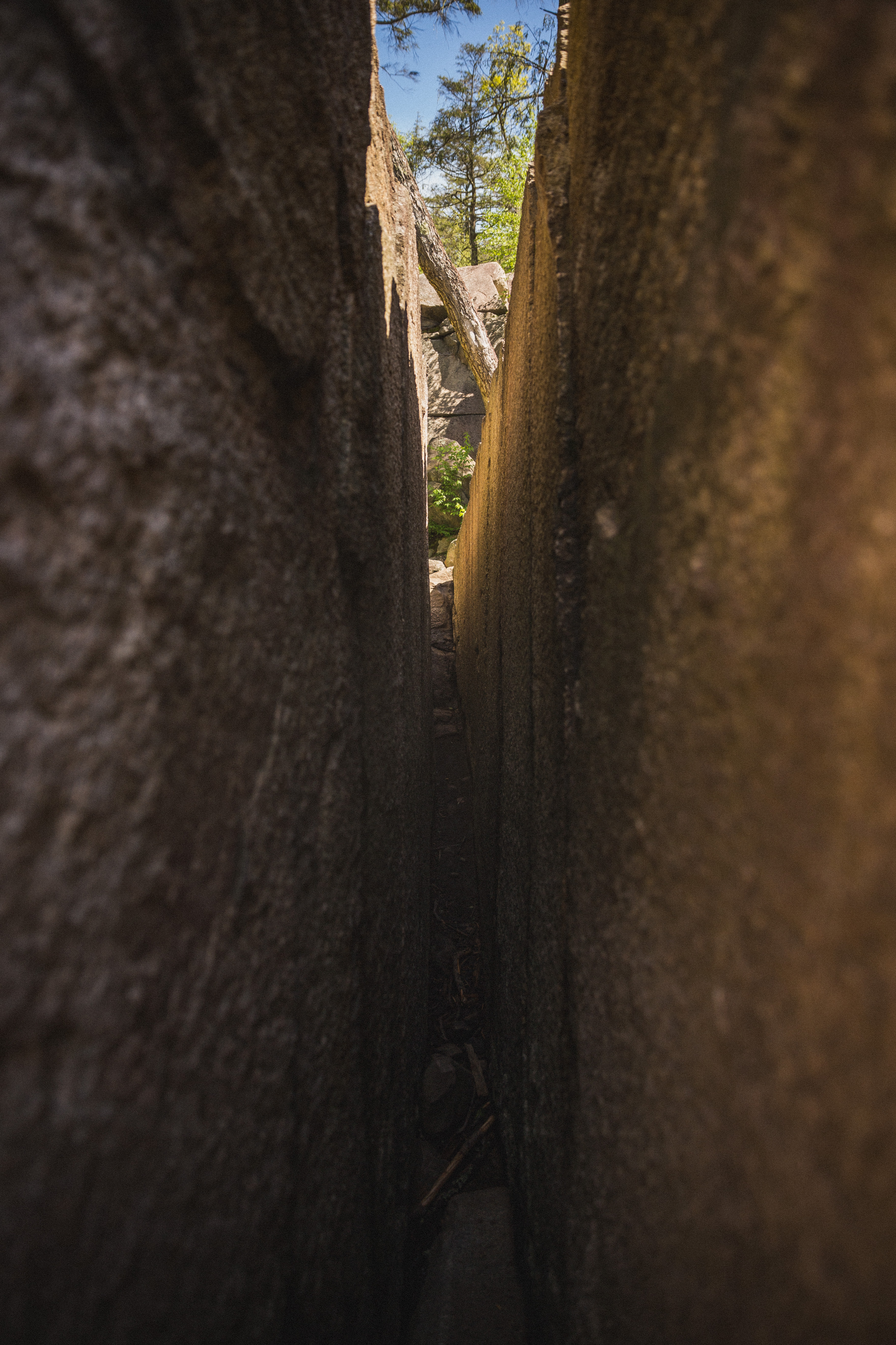 Hike the Purgatory Chasm Trail
