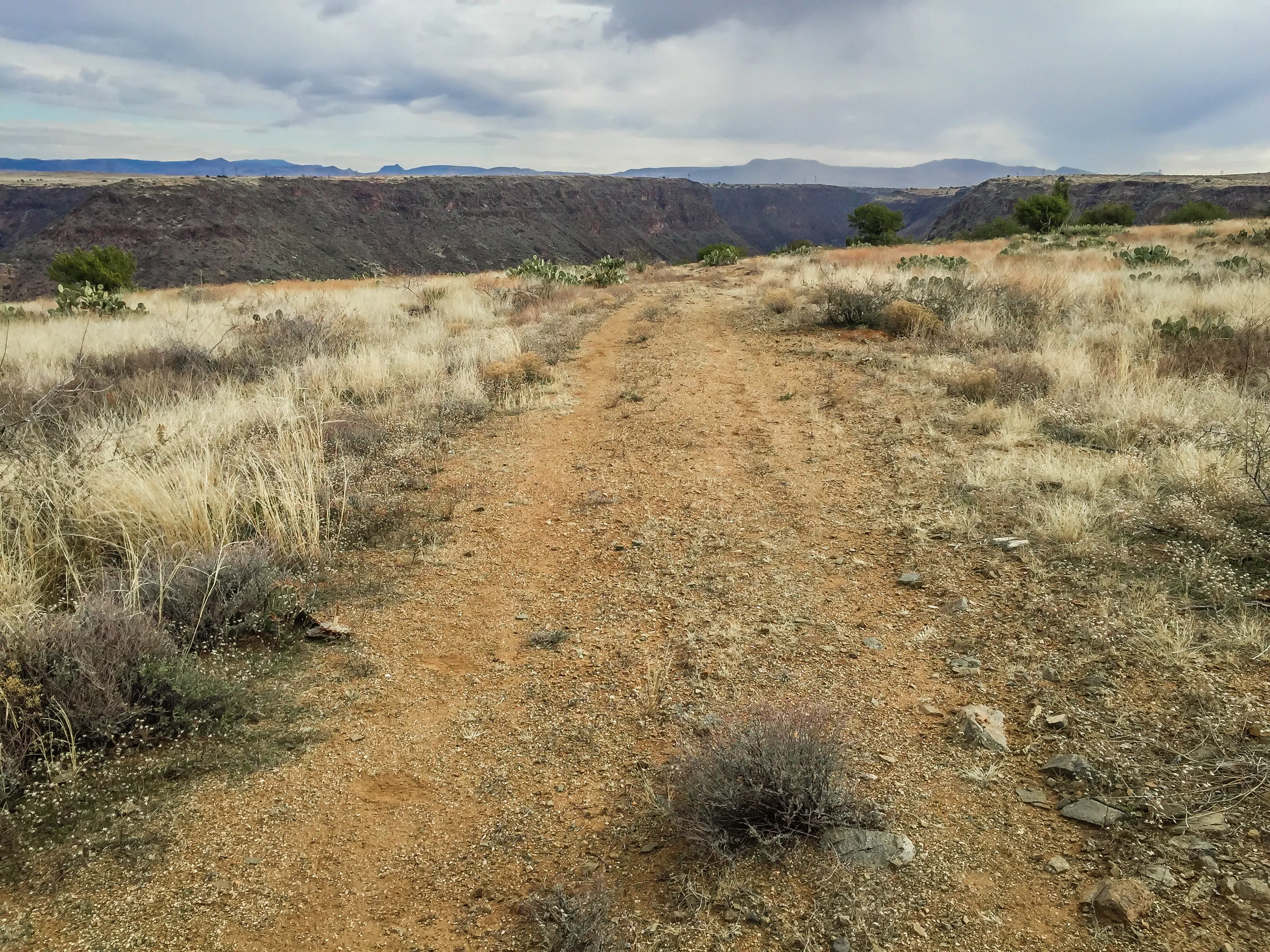 Richinbar Mine and Pueblo Trail