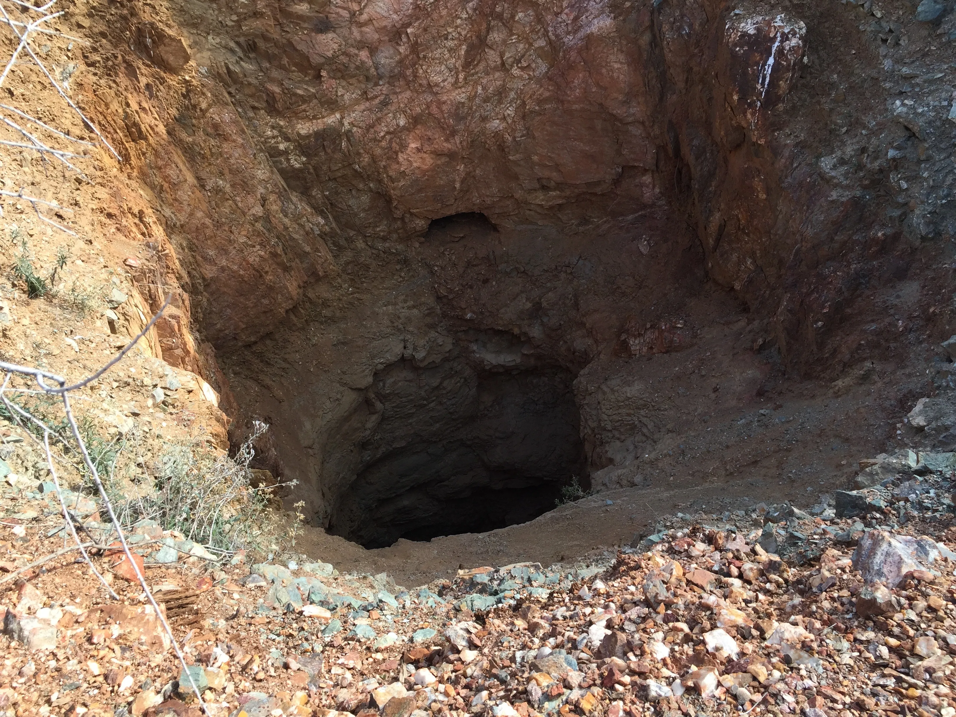Richinbar Mine and Pueblo Trail