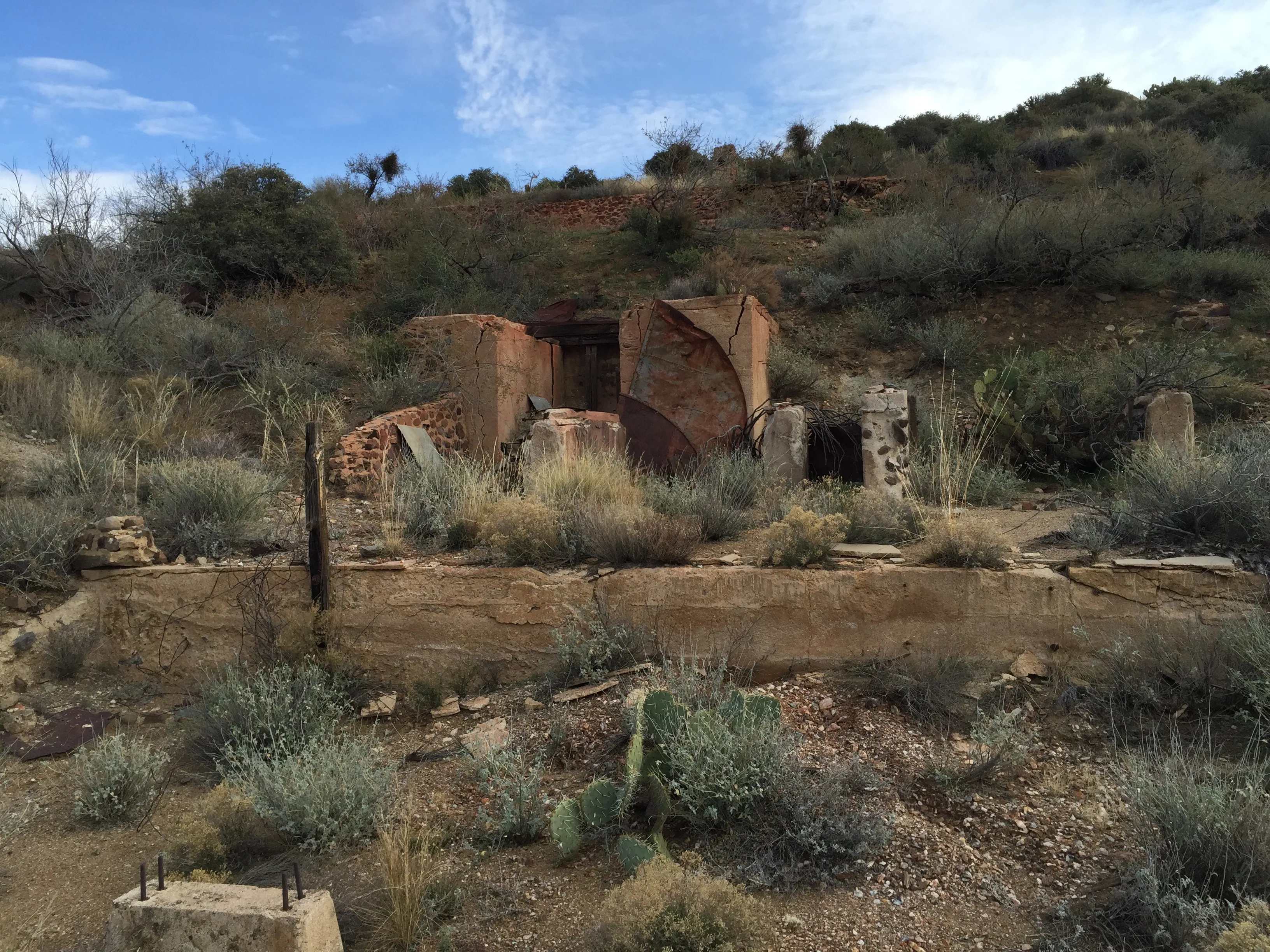 Richinbar Mine and Pueblo Trail