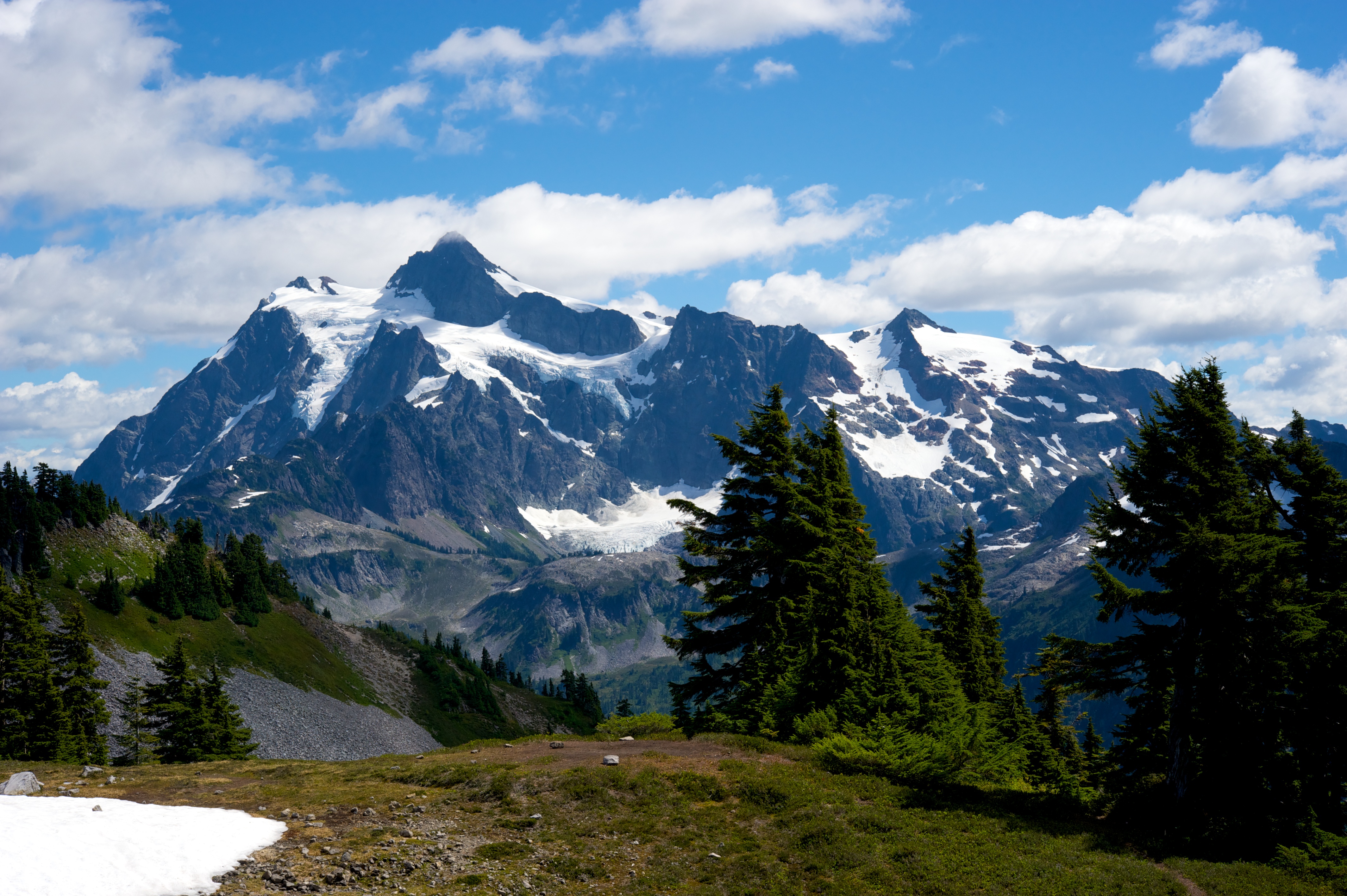 Hike Ptarmigan Ridge in the North Cascades