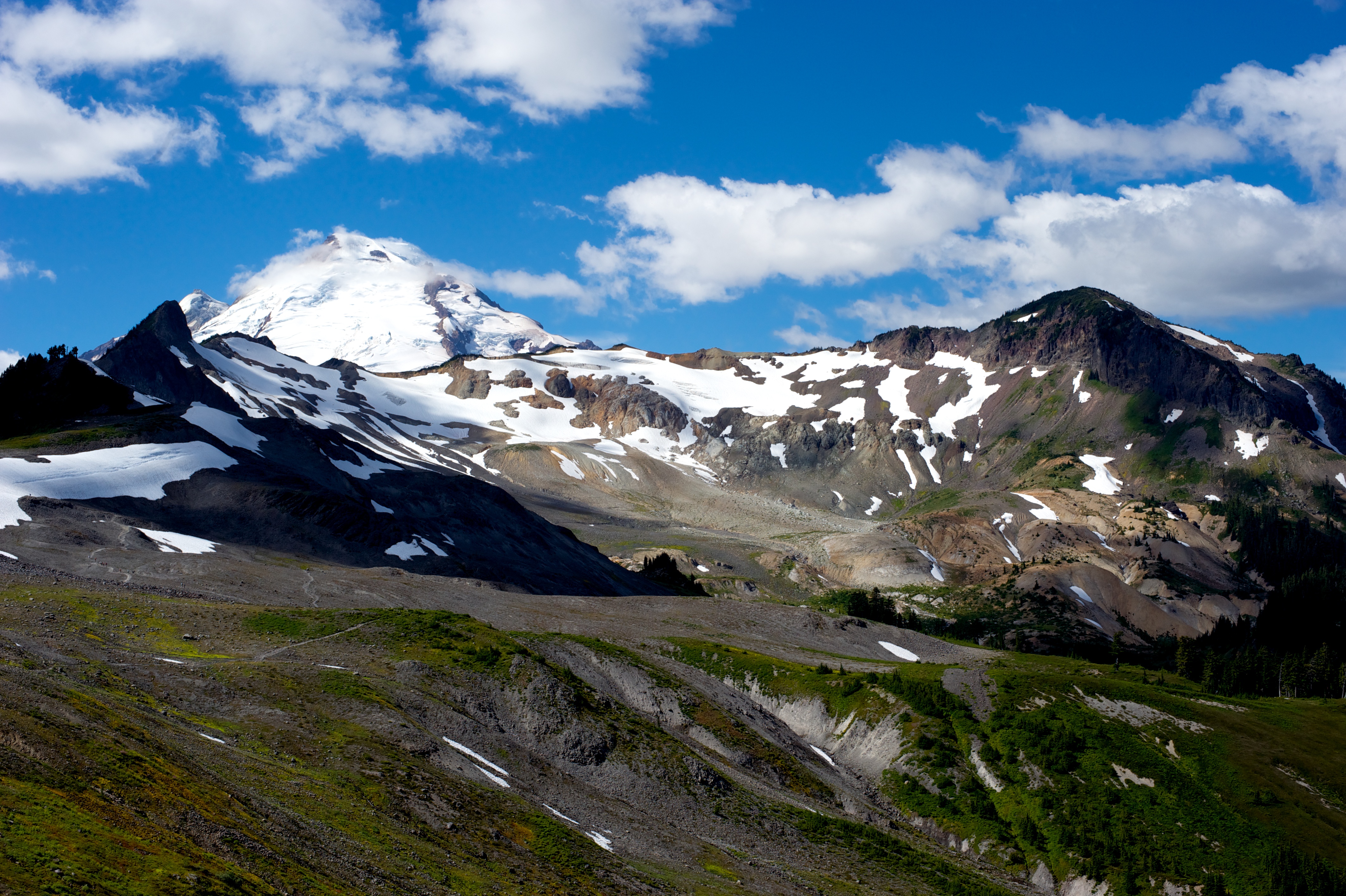 Hike Ptarmigan Ridge in the North Cascades