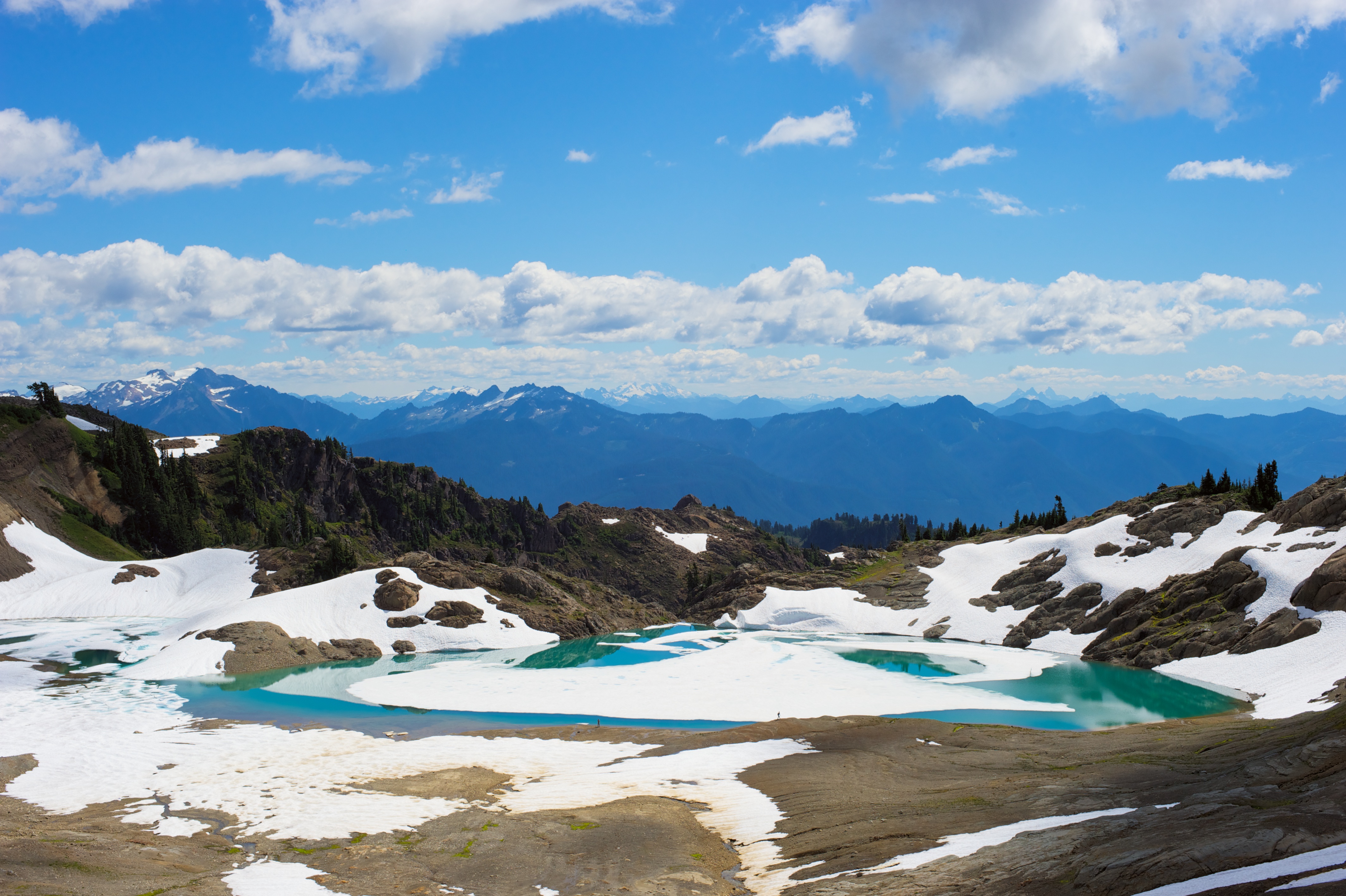 Hike Ptarmigan Ridge in the North Cascades