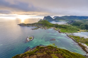 Hike to the top of Offersøykammen