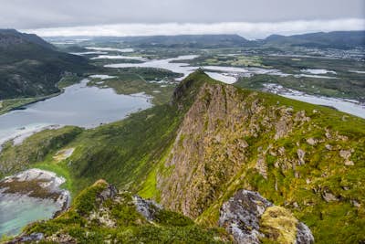 Hike to the top of Offersøykammen