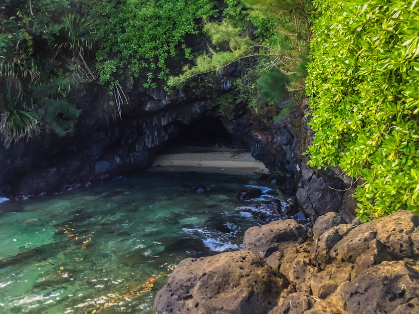 Hike to Turtle Cave, Princeville, Hawaii