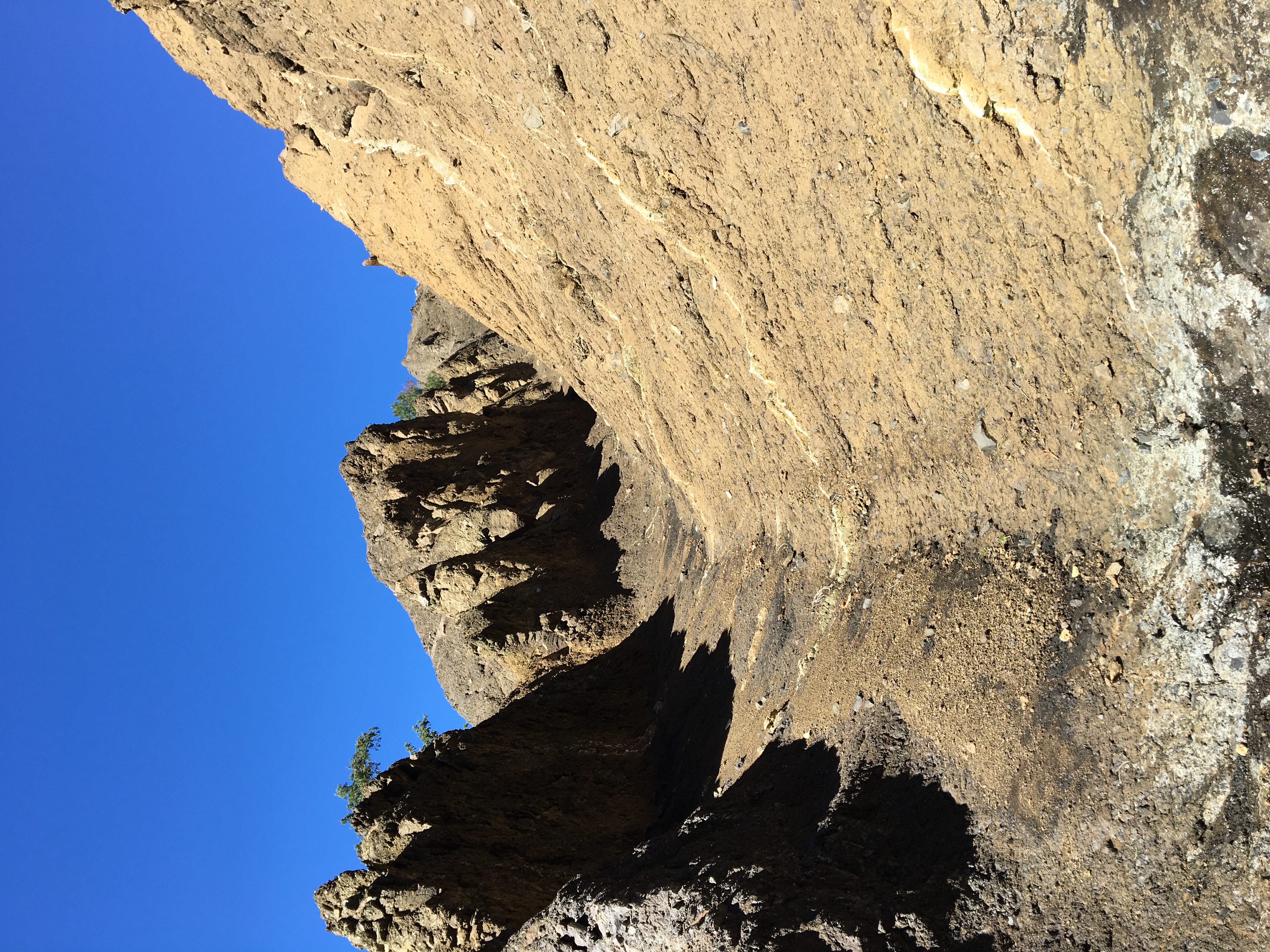 Hike Cinnamon Ridge in Lac du Bois Grasslands Park
