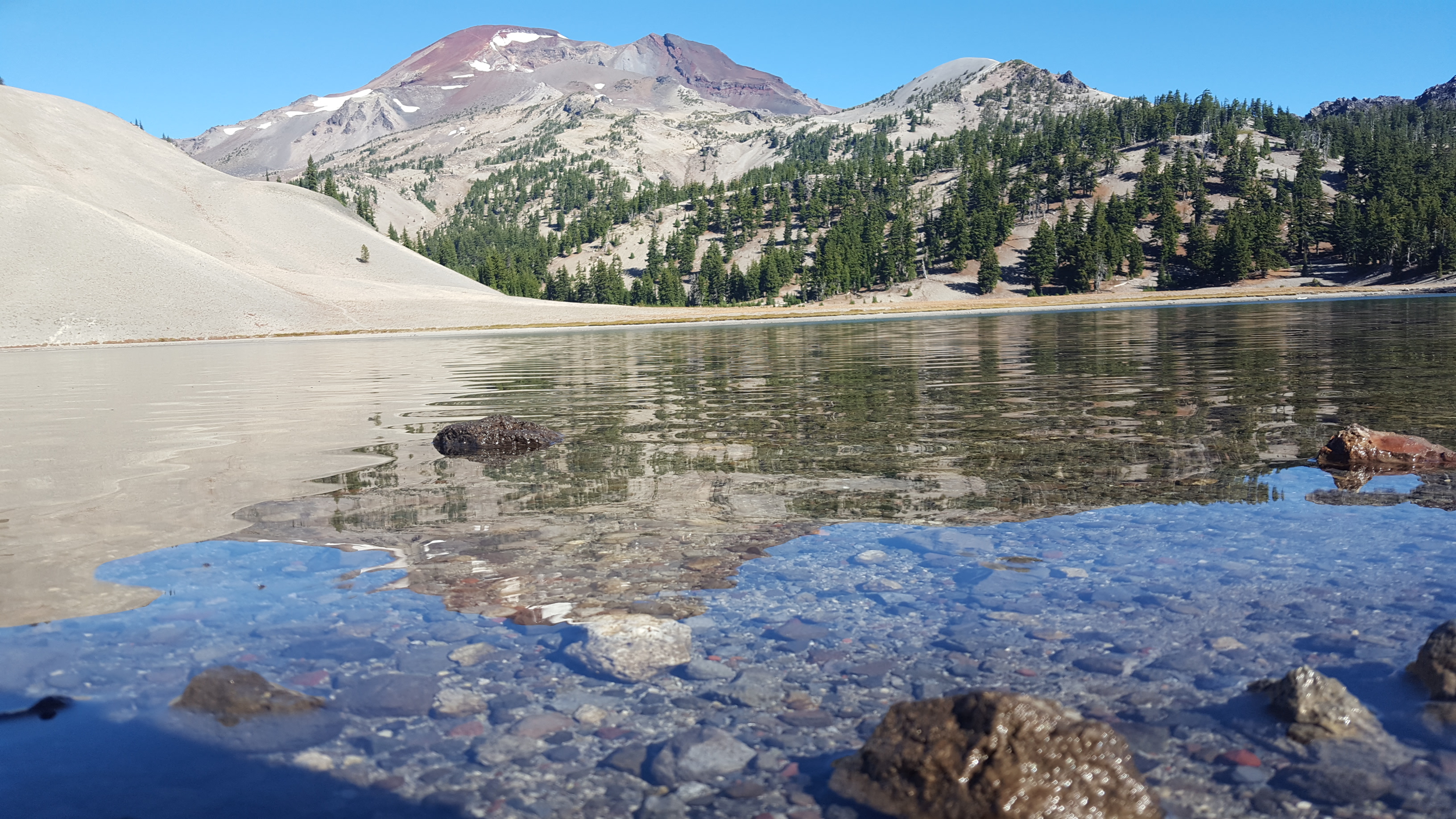 Hike to Moraine Lake Beneath South Sister