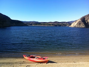 Paddle Castaic Lake State Recreational Area