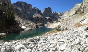 Hike to Lake of the Crags