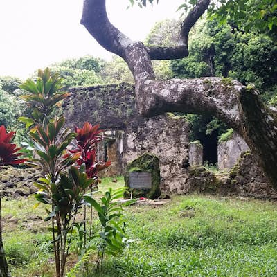 Oahu: The Secret Kaniakapupu Ruins 