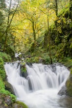 Hike to Emerald Falls