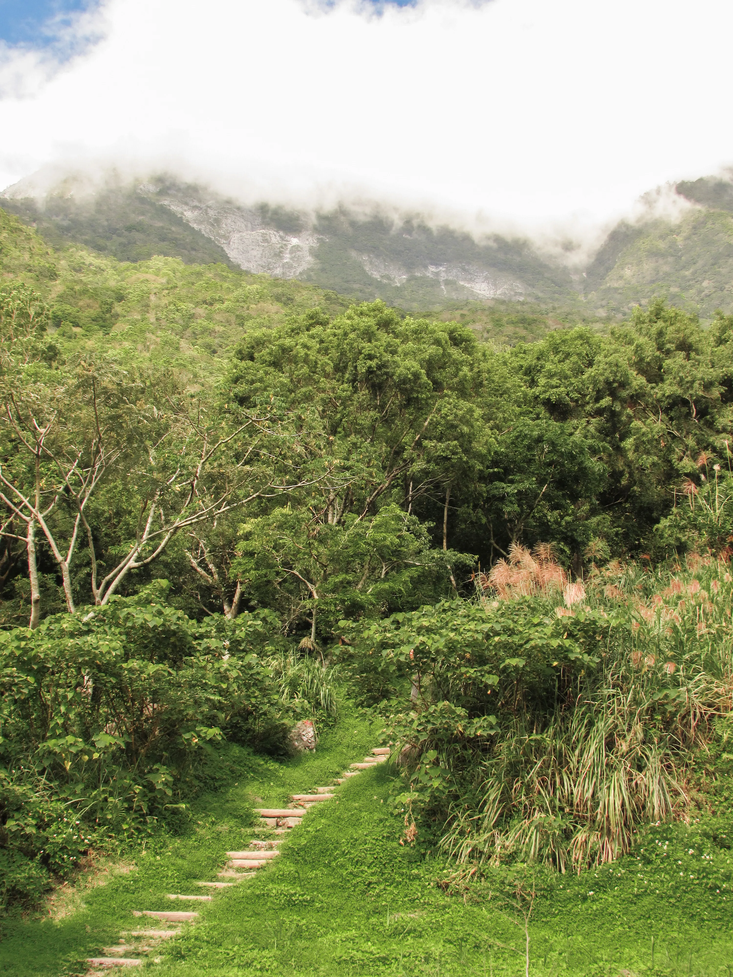 Hike the Zhuilu Old Trail, Taiwan