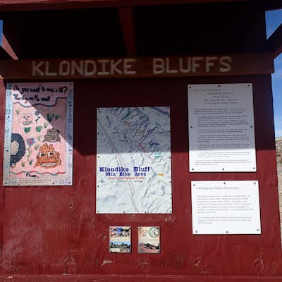 Hike to the Klondike Bluff Dinosaur Track