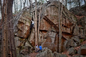 Boulder & Free Climb off the Blue Trail In Sleeping Giant SP