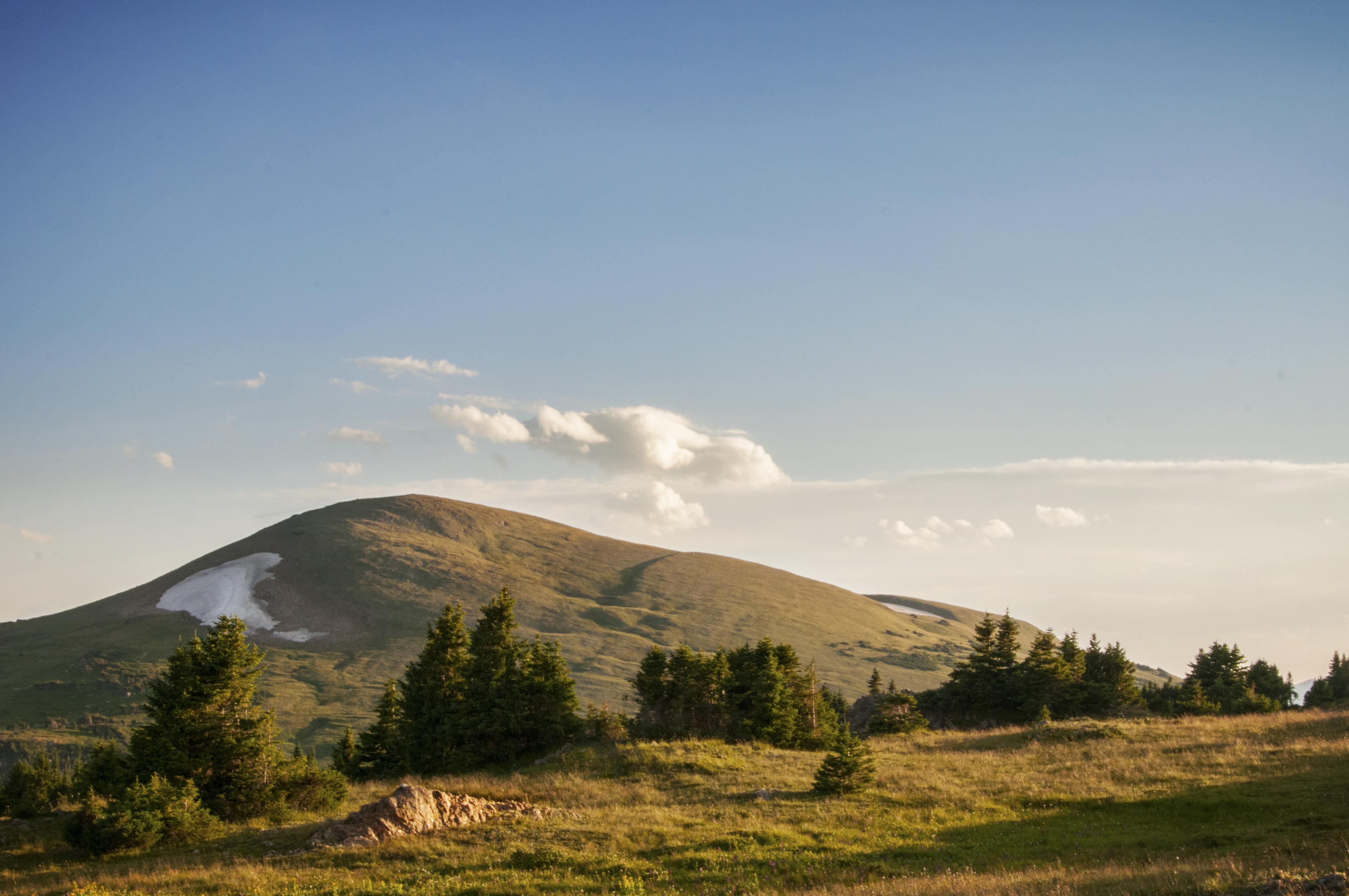 Catch a Sunset Above Milner Pass