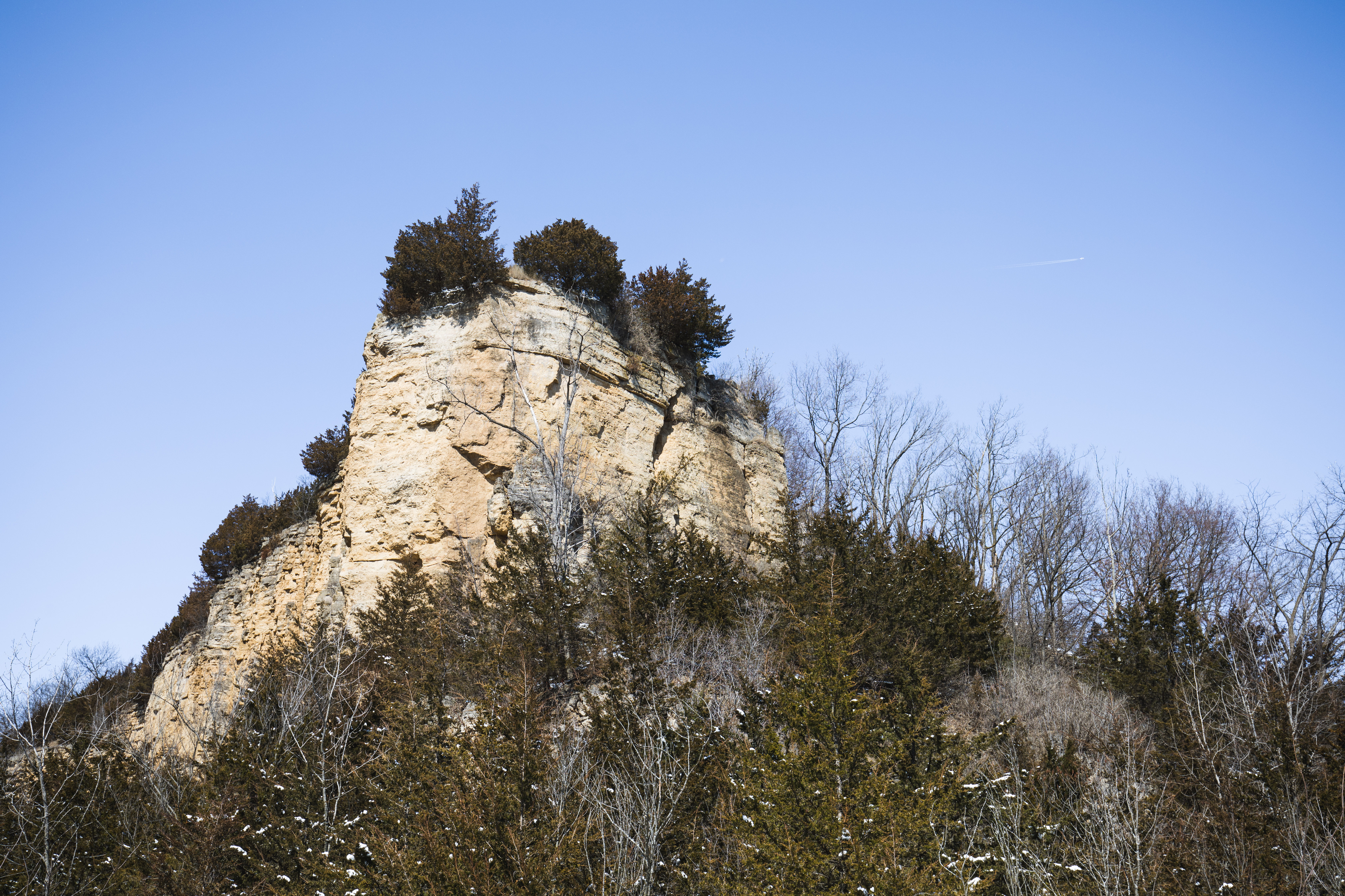 Hike the Horseshoe Bluff Trail 