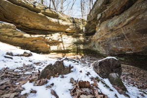 Hike to Devil's Punch Bowl, WIldcat Den SP