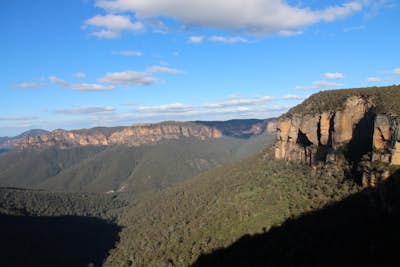 Hike Perry's Lookdown to Govetts Leap Lookout
