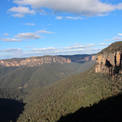 Hike Perry's Lookdown to Govetts Leap Lookout