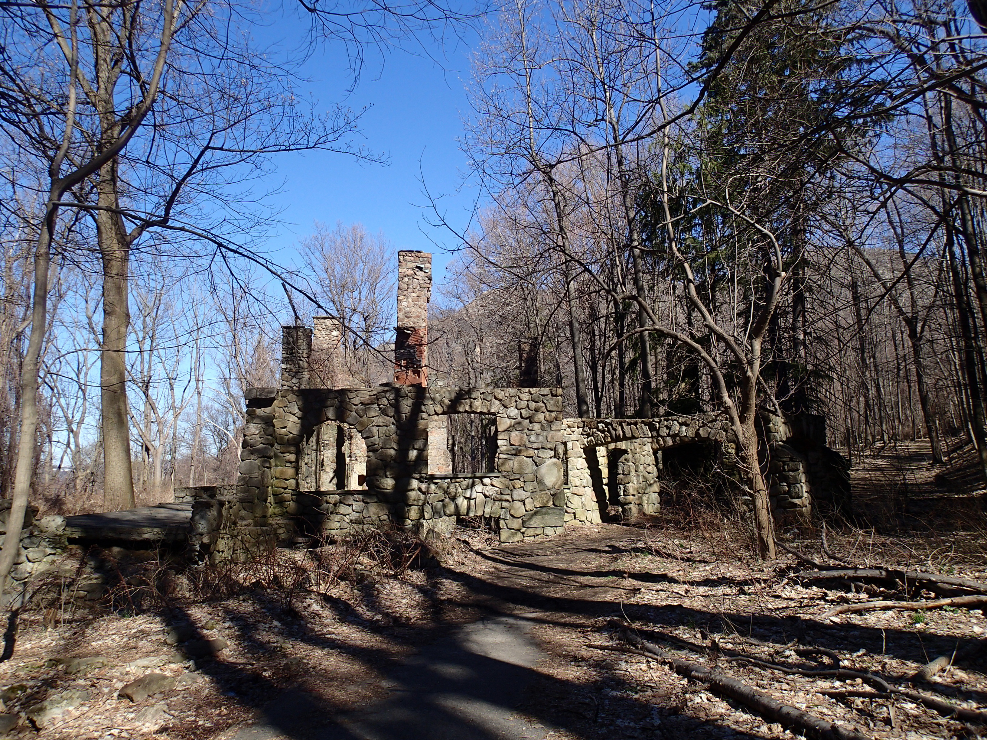 Hike the Cornish/Brook/Notch/Washburn/Undercliff Loop