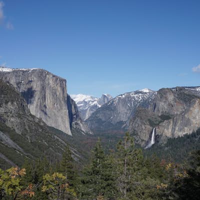 Hike to Inspiration Point in Yosemite NP