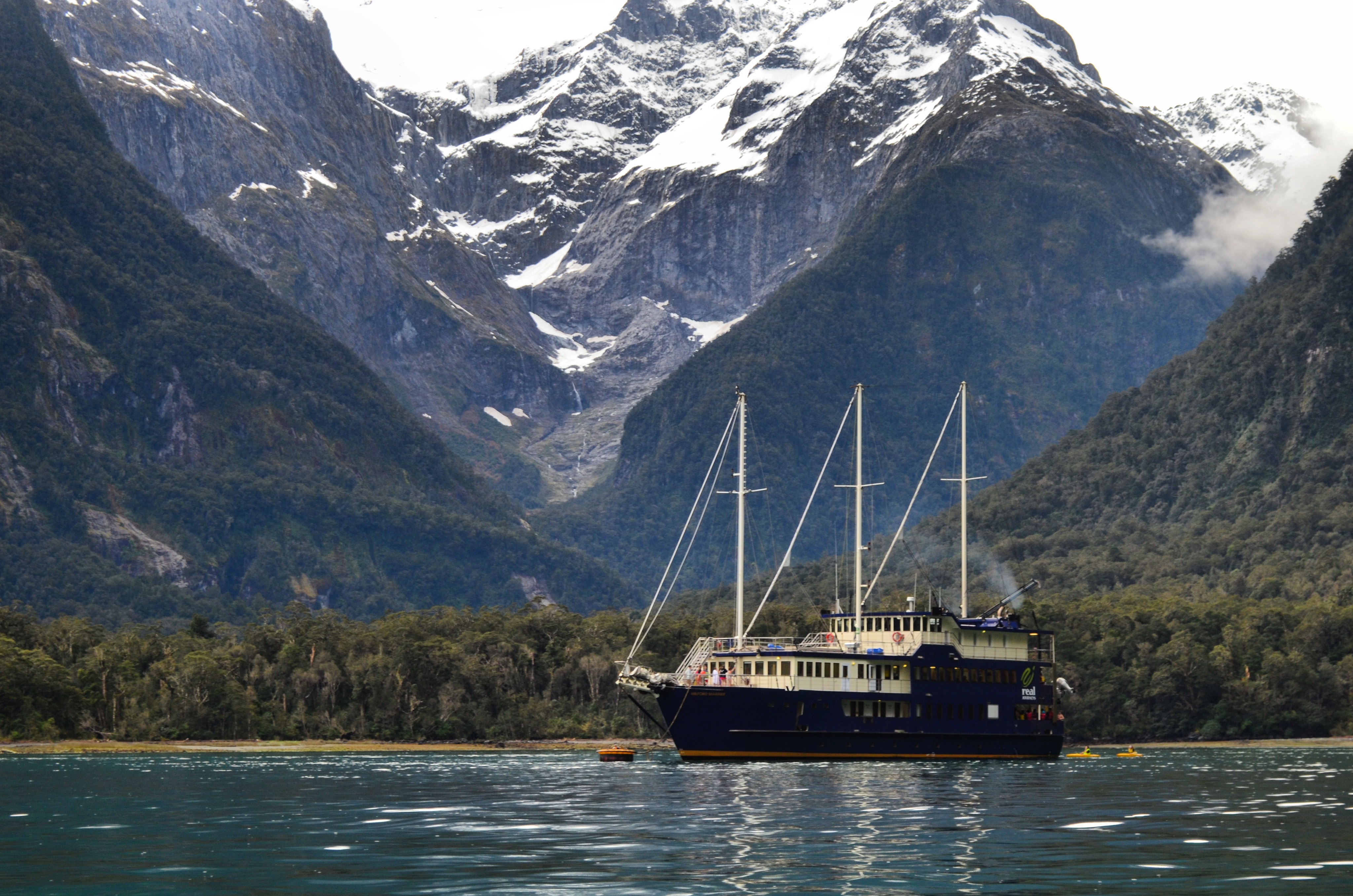Overnight Cruise the Milford Sound