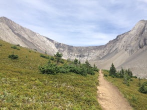 Hike Ptarmigan Cirque 