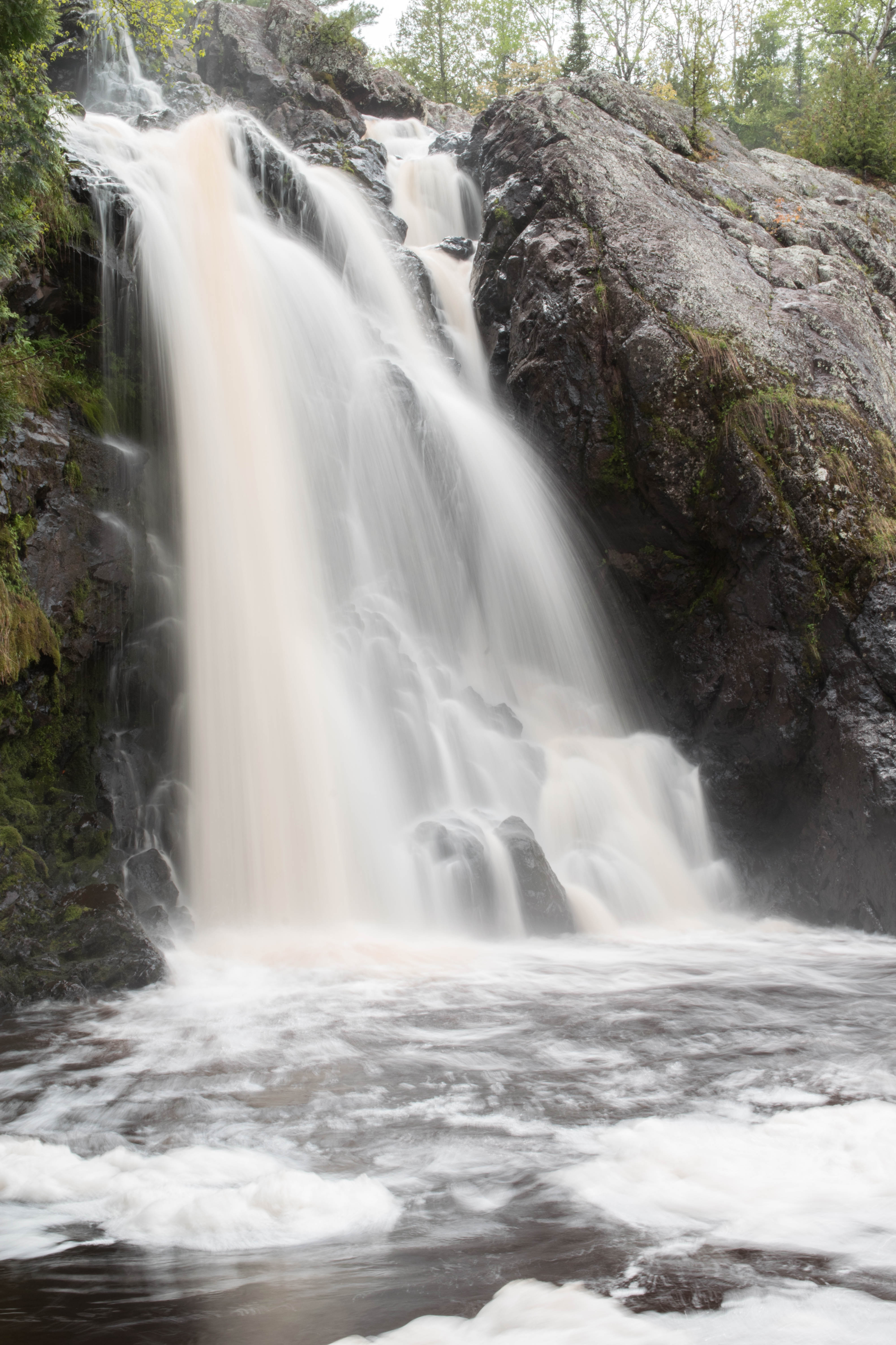 Hike to Gabbro Falls