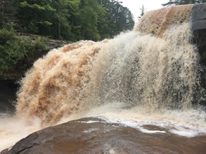 Hike to O Kun de Kun Falls