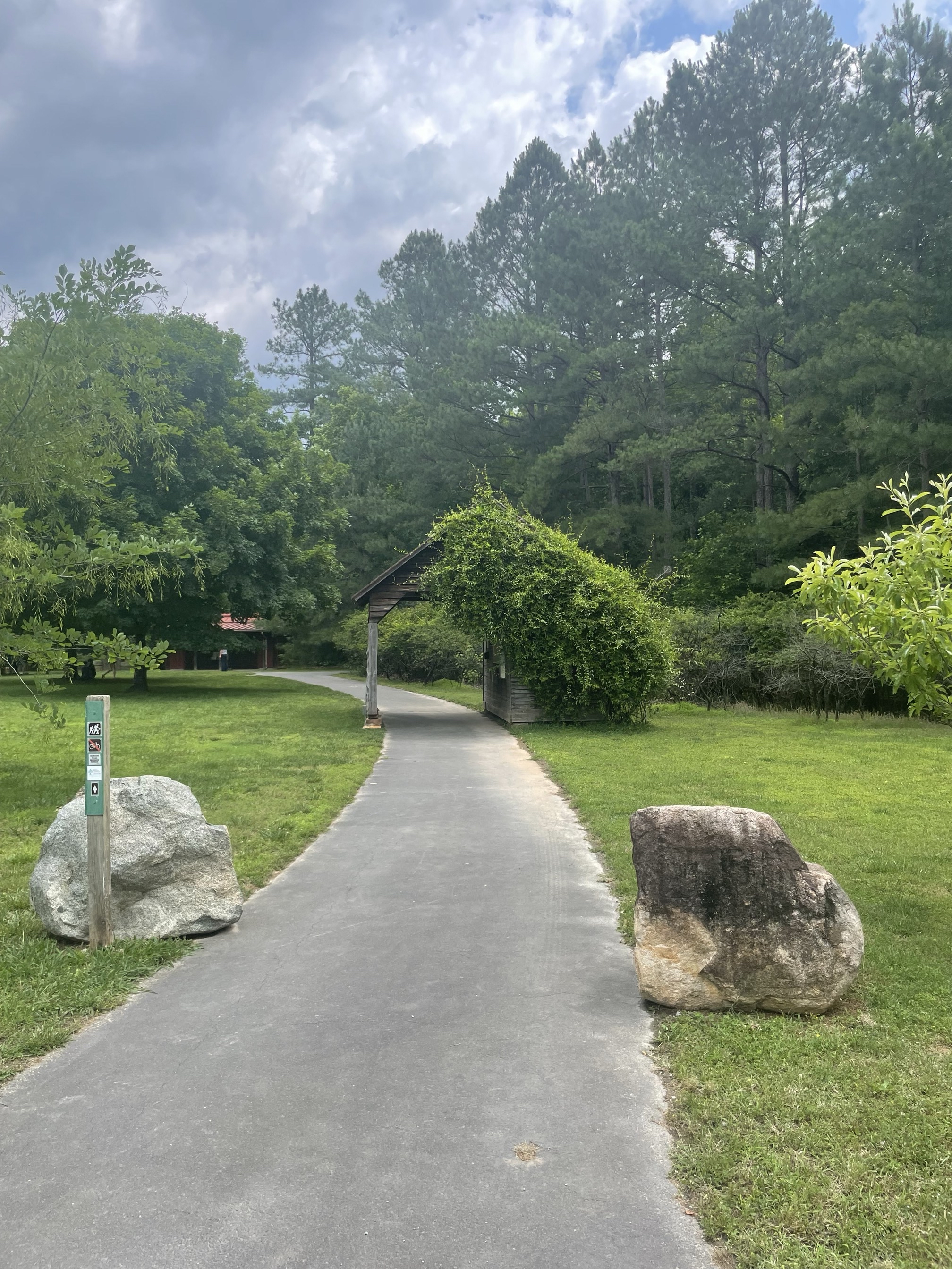 Ridge Trail to North River Trail